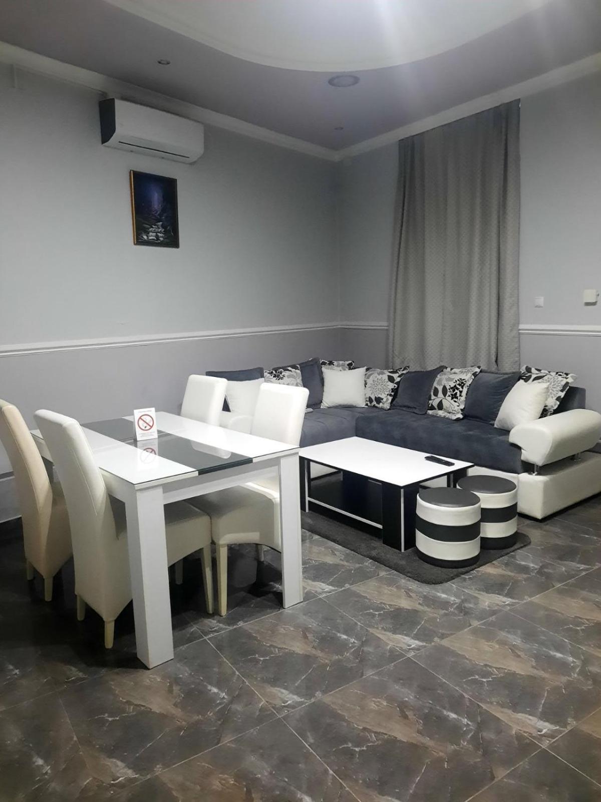 Apartments Royal Menex Požarevac Δωμάτιο φωτογραφία